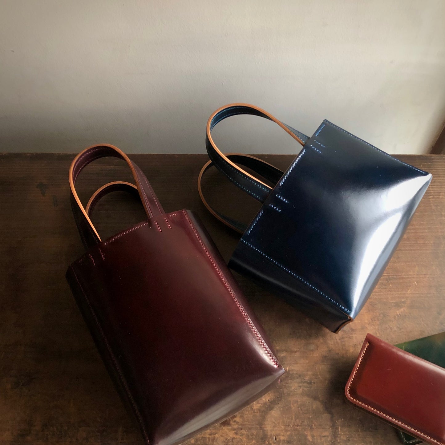 Shell Bag / Mini Tote (Vertical)【Horween】シェルコードバンのミニトートバッグ(たて型)