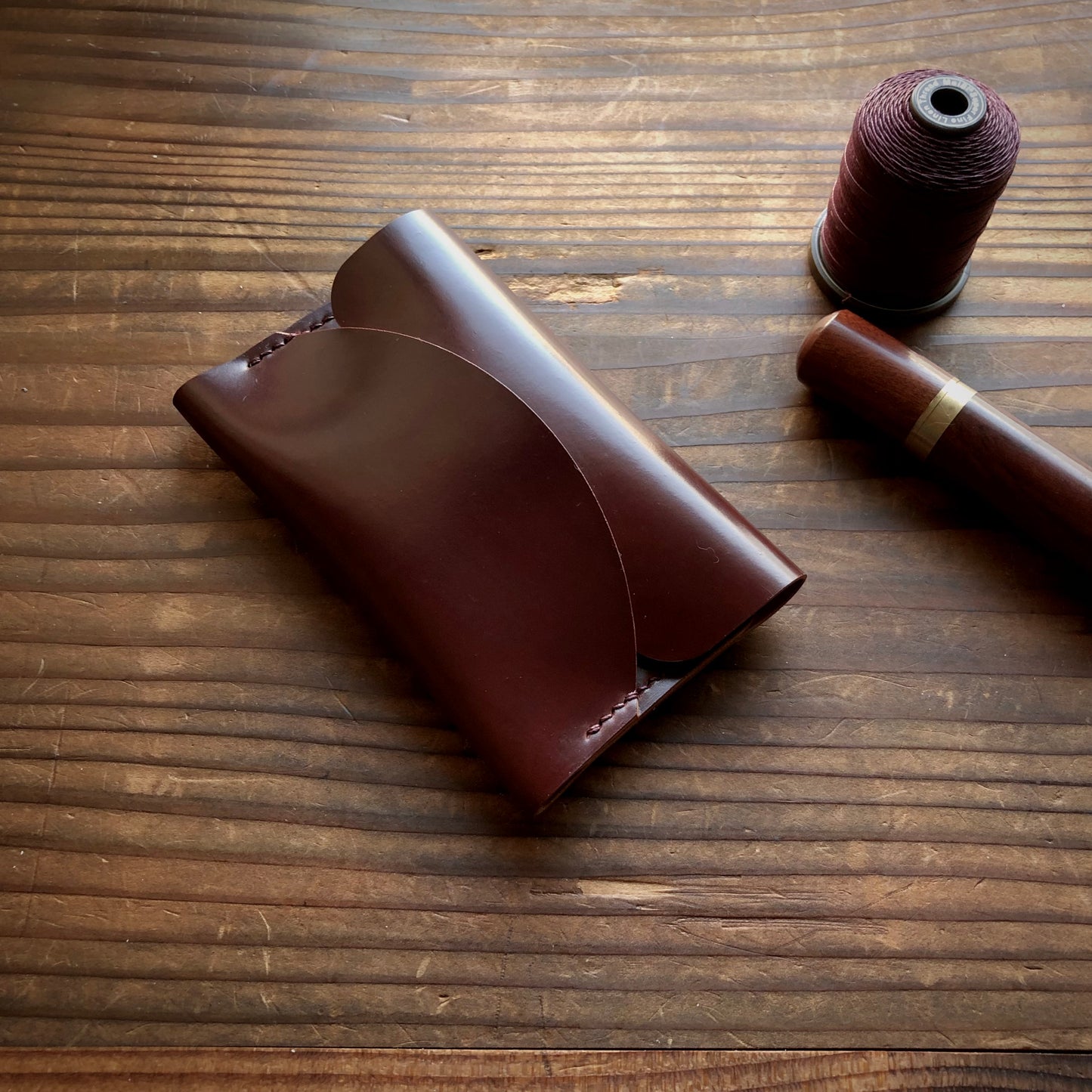 Shell Wallet / Simple / Card Holder with Flap【Horween】シェルコードバンのフラップで留めるカードホルダー